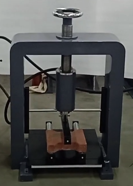 FLEXURAL TESTING ATTACHMENT FOR PAVER BLOCK